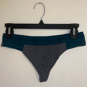 Victoria’s Secret PINK thong size Large